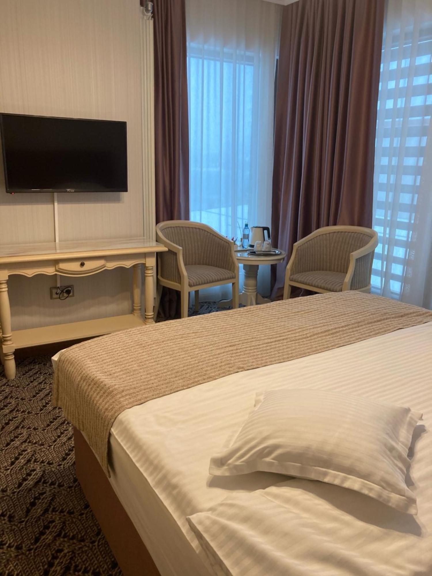 Hotel Roser House Boutique - Pe Malul Lacului Colibiţa Cameră foto